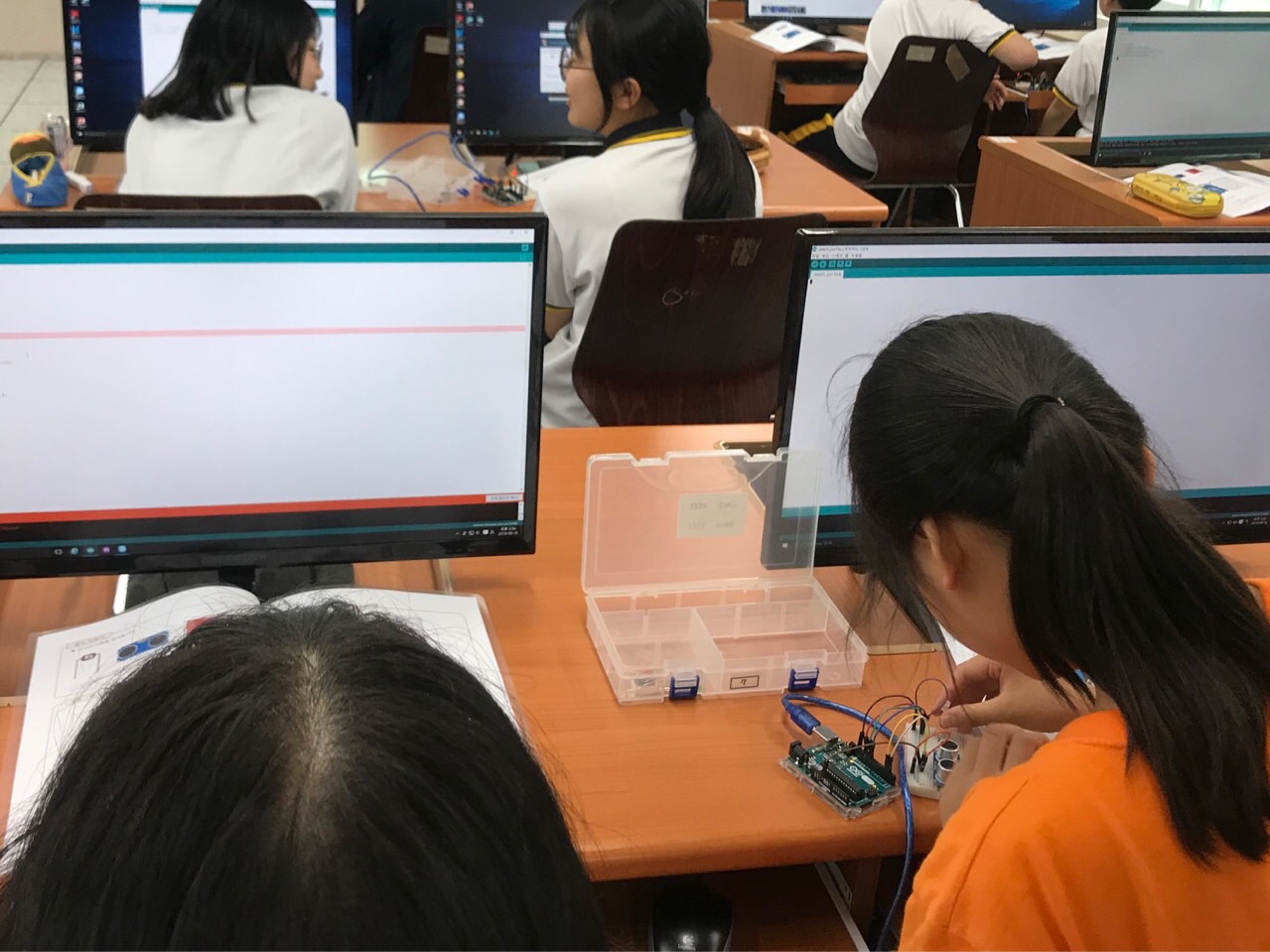 20190618_반여중학교_사람은오감,컴퓨터는센서.jpg
