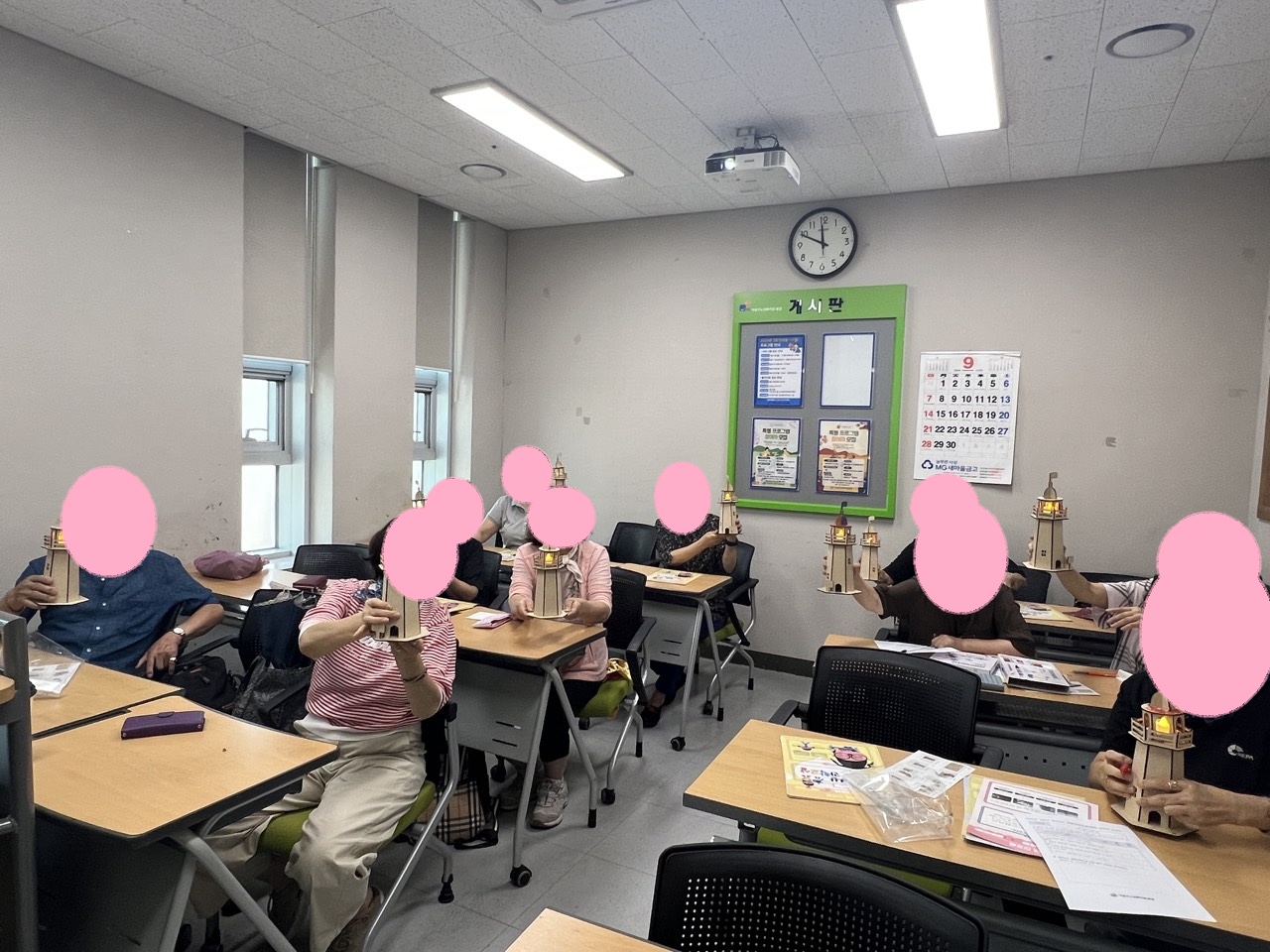 20250917_사상구노인복지관 분관_바다위의 신호등.jpg